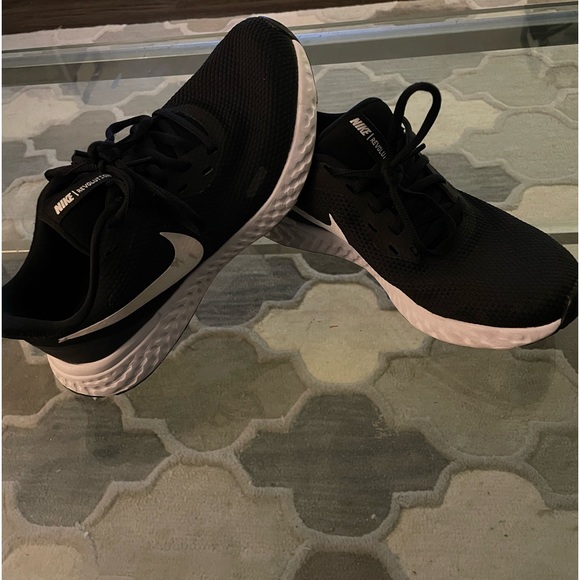 Gently worn Nike Revolution Sneakers - Picture 1 of 5